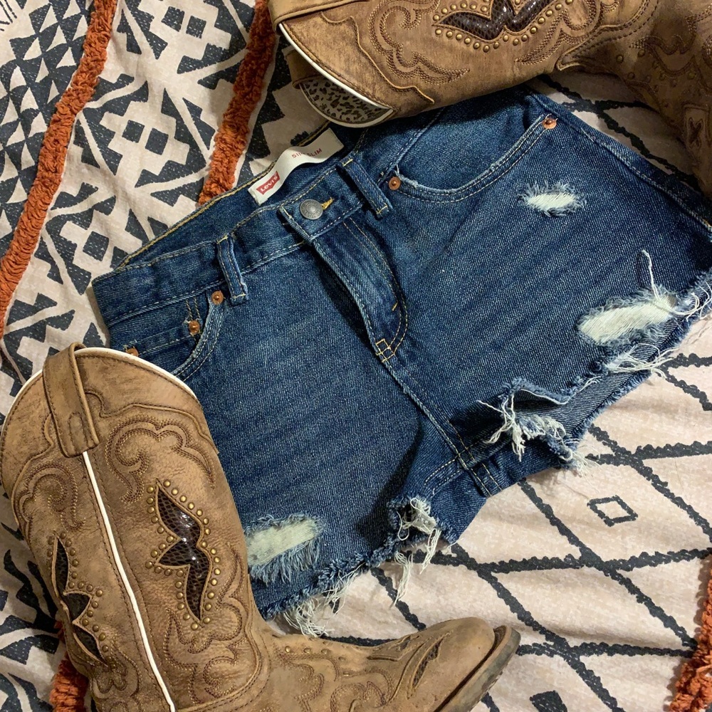 Levis Shorts 💕